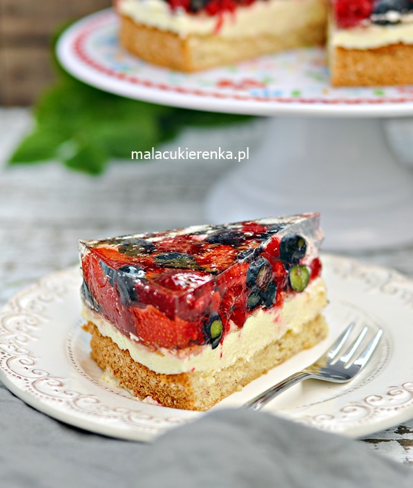 Tarta de crema, frutos rojos y gelatina 2