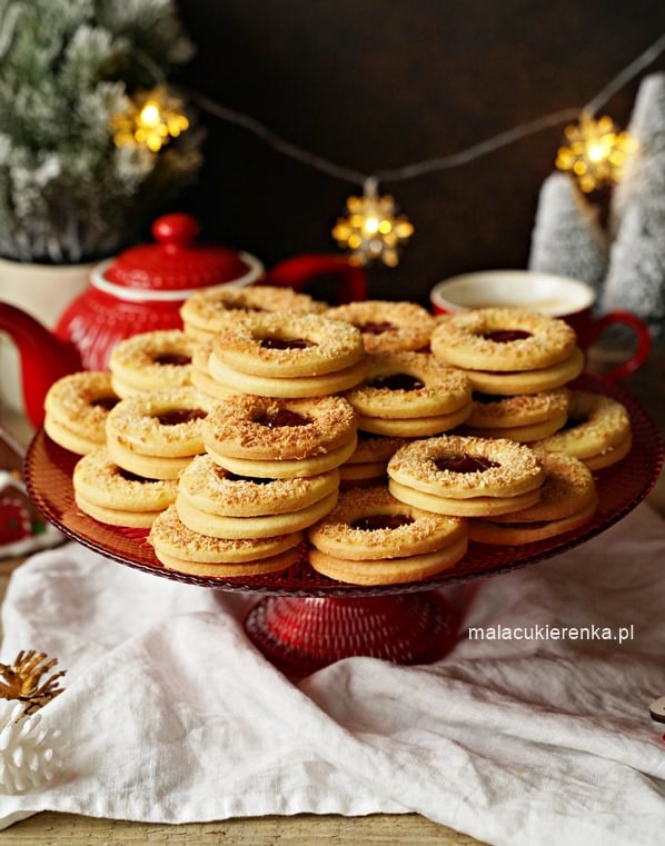 Deliciosas Galletas de Mantequilla para Navidad con Mermelada y Coco 3